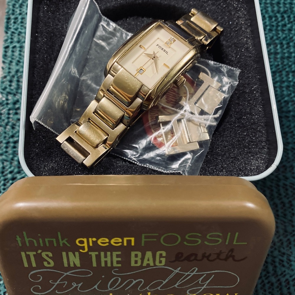 Fossil Watch - Picture 3 of 3